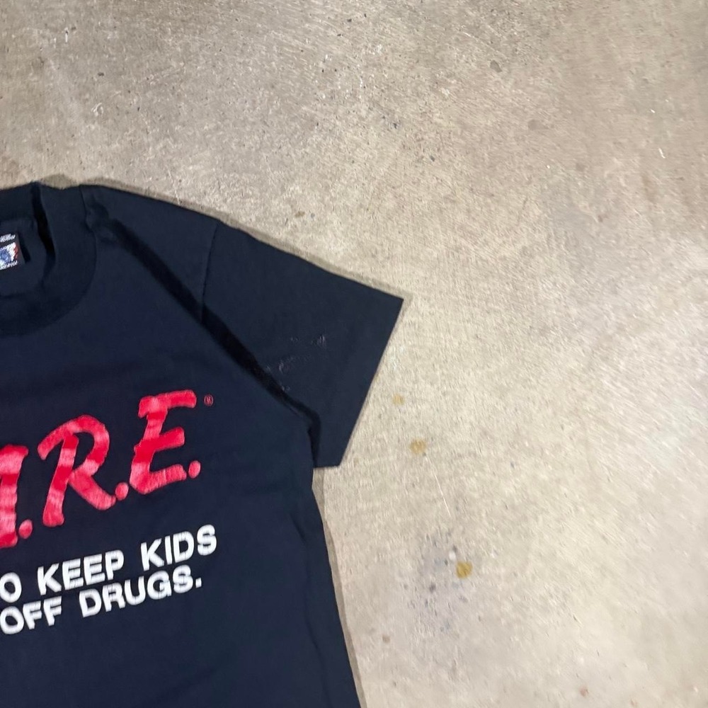 Vintage 90s single stitch dare essential graphic tee - Picture 2 of 5